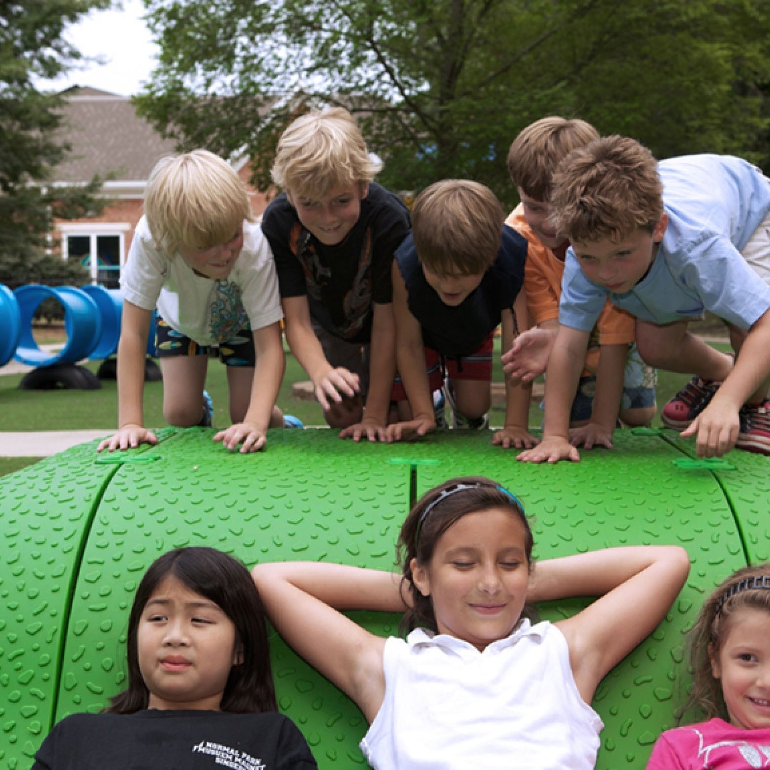 UltraPLAY The Standard Mound (Snug Play) SNUG-MD